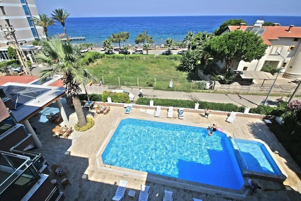 Oz Guzelcamli Otel