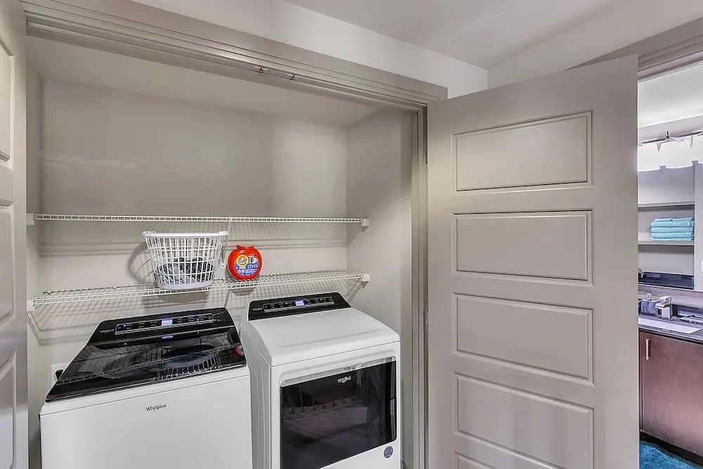 Cozy Condo Nature,park &lakeview 2 Bedroom Condo