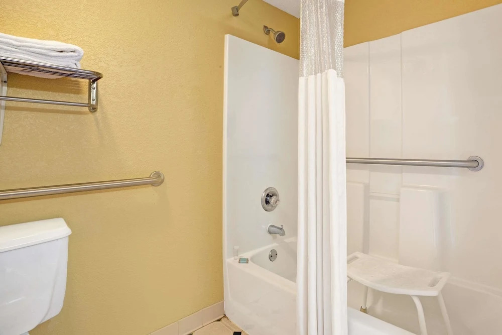 Travelodge Forest Park Atlanta South