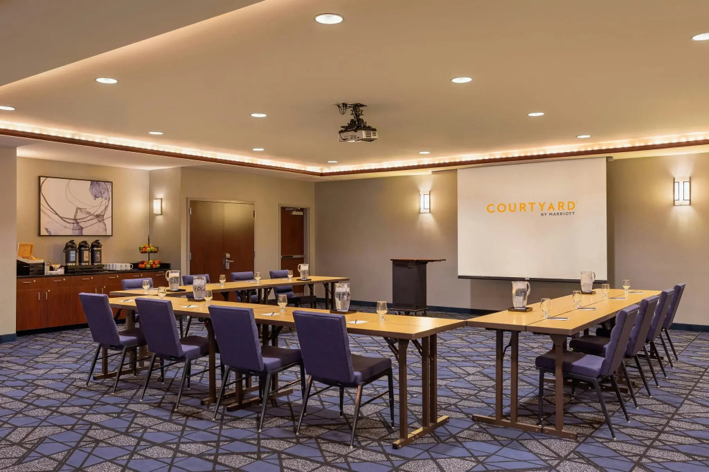 Courtyard by Marriott Madison West / Middleton