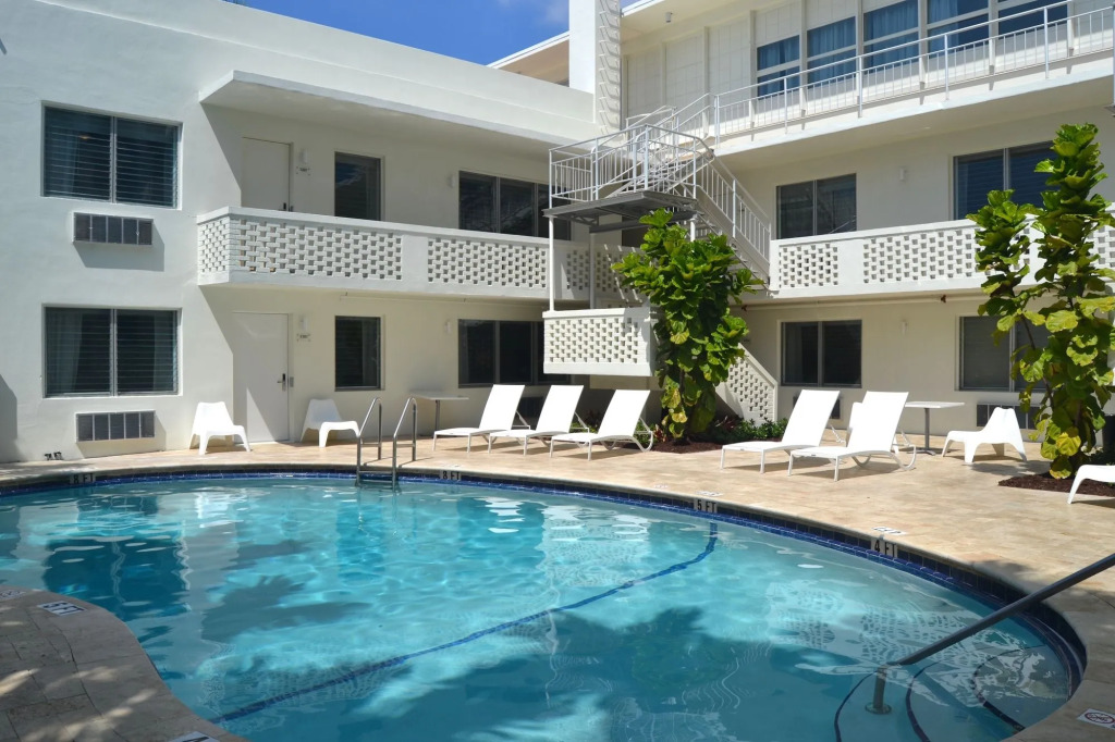 North Beach Hotel