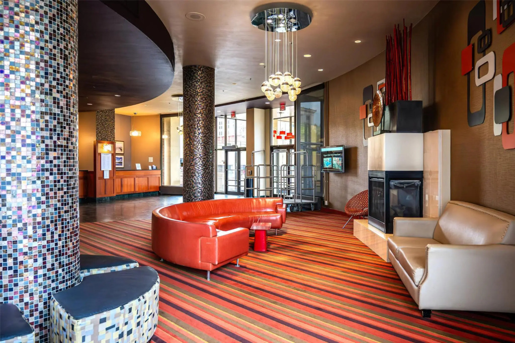 Radisson Hotel Duluth-Harborview