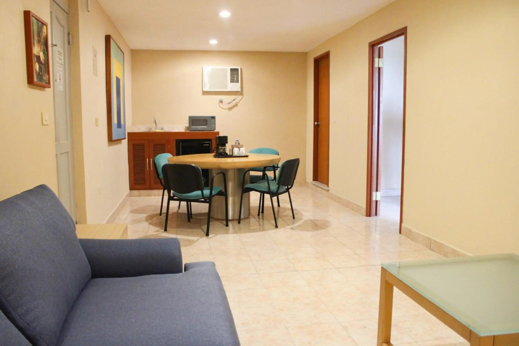 Hotel & Suites Real del Lago