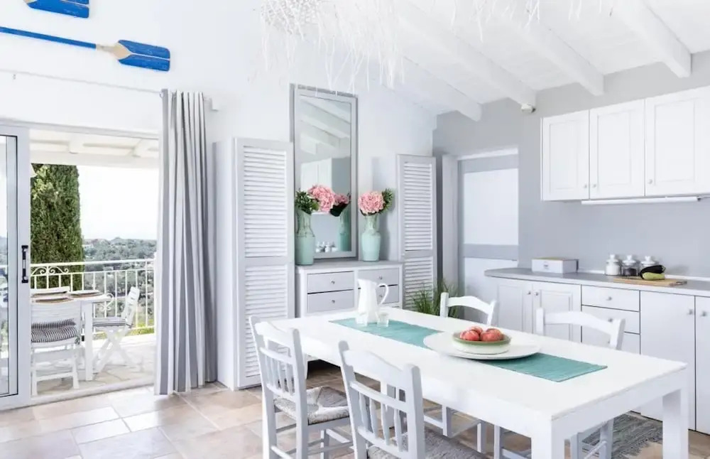 Juniper House - Charming 3 bed Villa With sea View