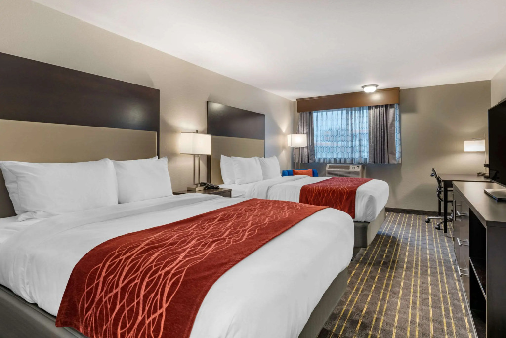 Comfort Inn & Suites Tigard near Washington Square