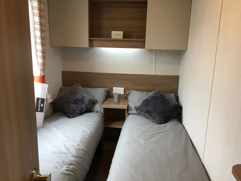 3 Bed Luxury Mobile Home Hoburne Park Christchurch