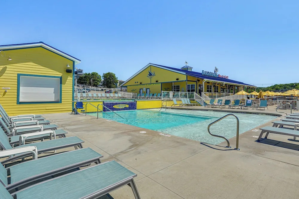 Margaritaville Osage Beach Home w/ Lake Views