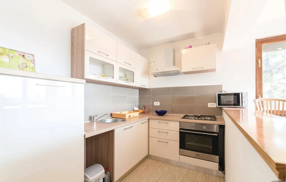 Beautiful Apartment in Biograd With 3 Bedrooms and Wifi