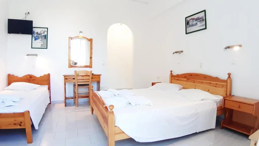 Bizas Rooms & Studios