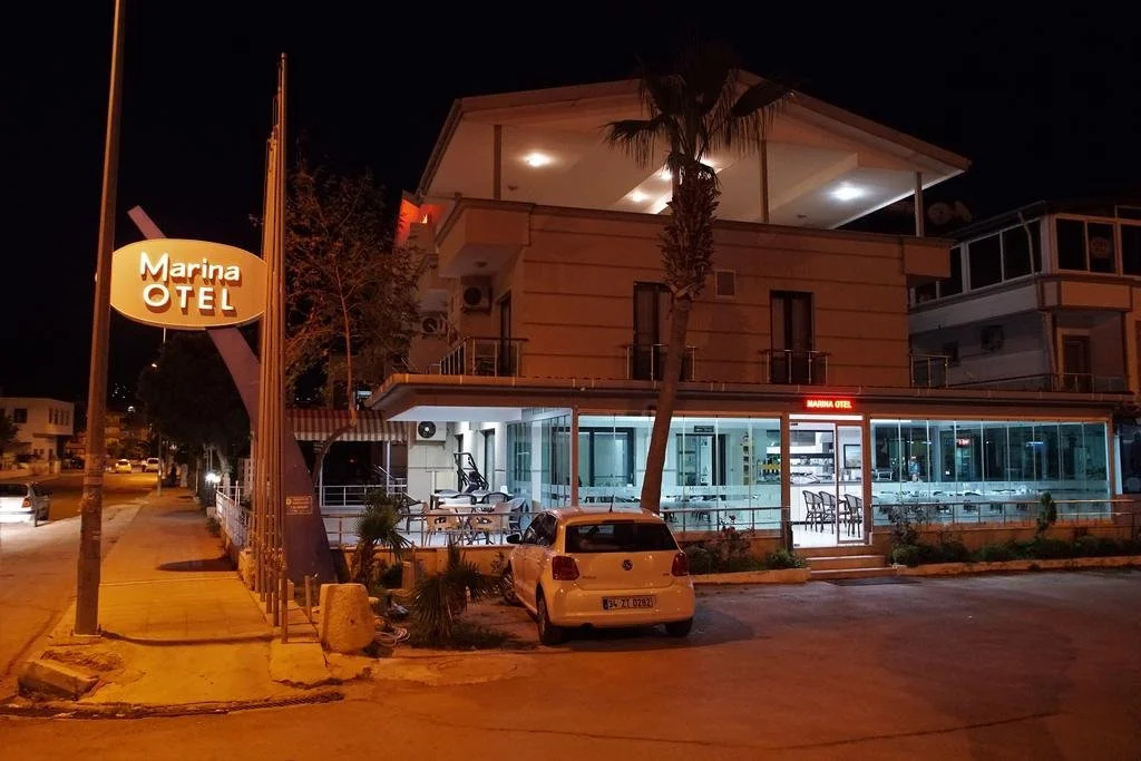 Marina Hotel