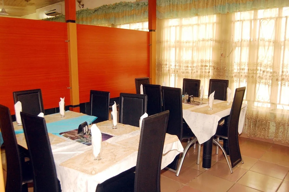 De-b Garden Hotel