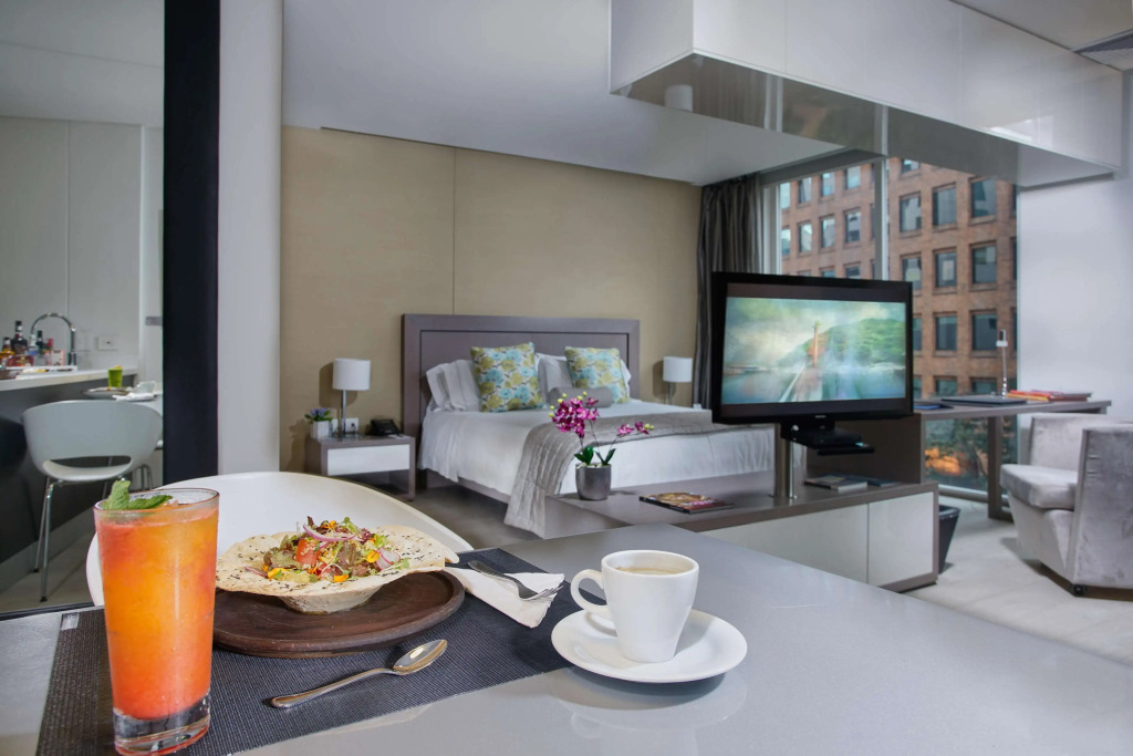 Hotel 100 Luxury Suites by Preferred