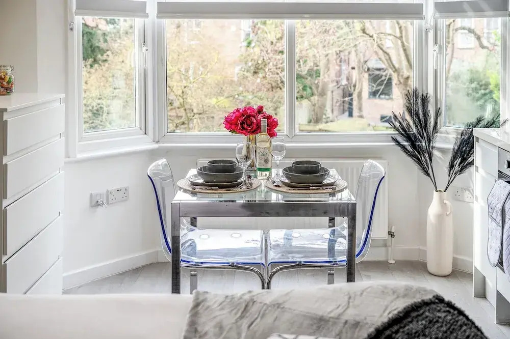 Central Harrow Studios 3mins to station