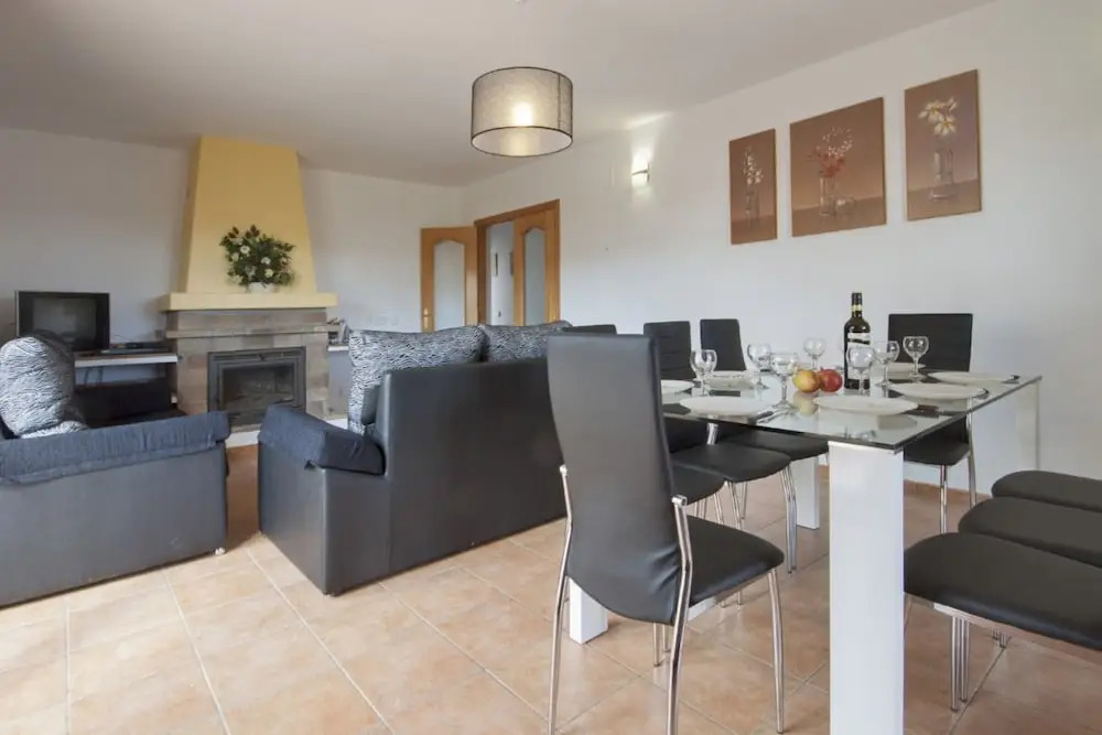 Villa - 4 Bedrooms with Pool and WiFi - 105014