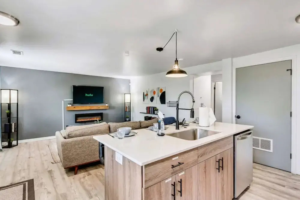 Comfortable 2BR Apt Near Capitol Hill SLC