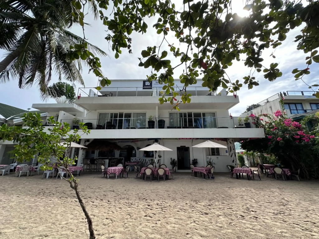 Oro Beach Resort