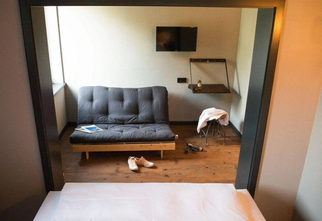 Underdog Hotel