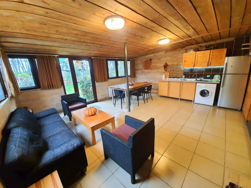 House & Yard Sesil L 90 m to beach