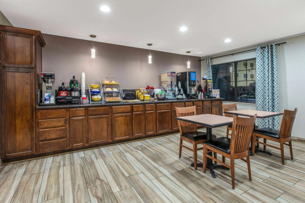 Days Inn by Wyndham Waco Near Downtown University