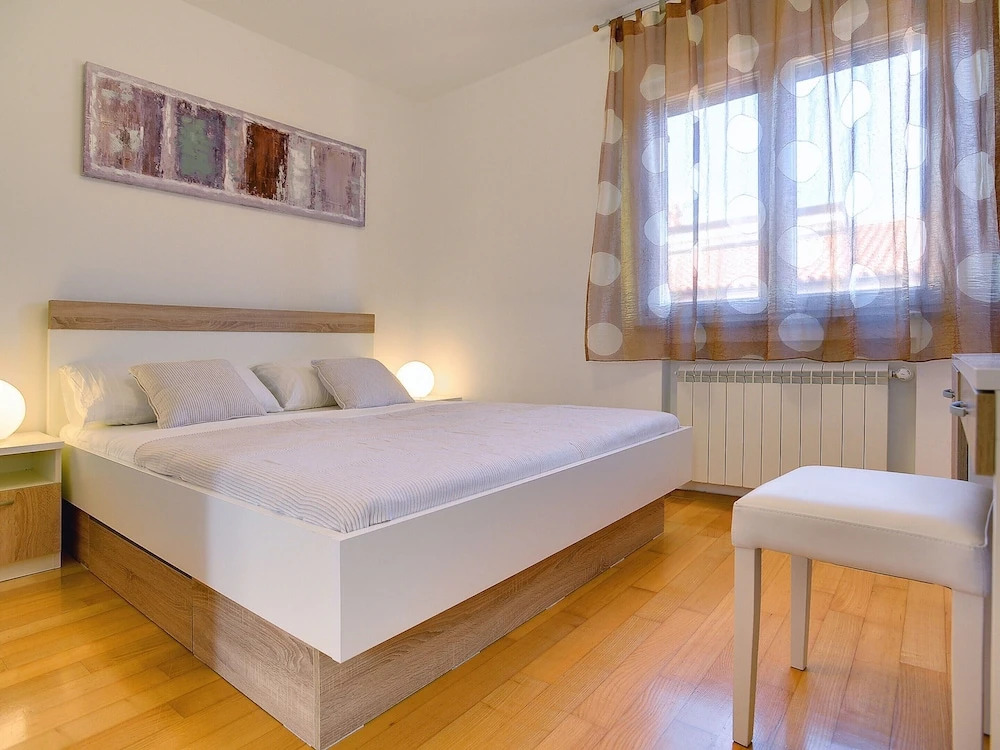 Modern Holiday Home With Swimming Pool, Terrace With Bbq, Near the Center of Pula
