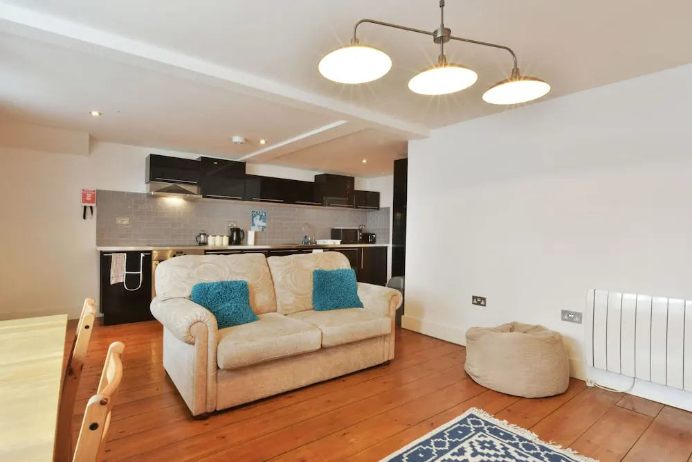 Host & Stay - Victoria Gardens