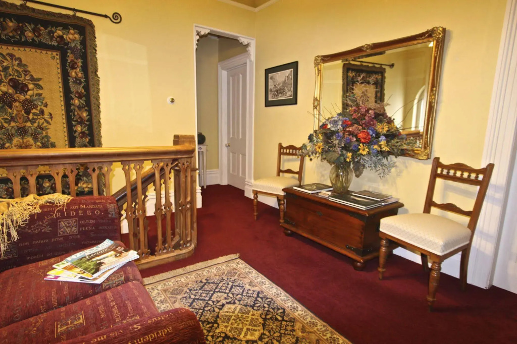 Bard House BB