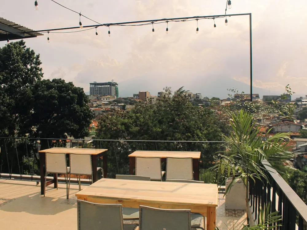 Rion Hostel Bogor