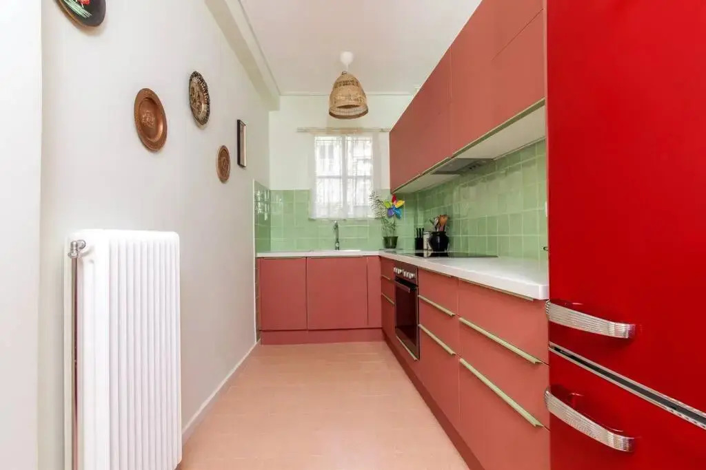 Iphigenia 2 bedroom retro downtown apartment