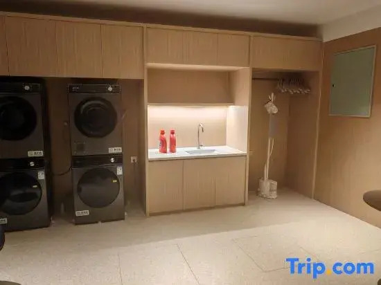 Youth Hostel Preferred Hotel (Vedoli Square Store, Jining South Station)