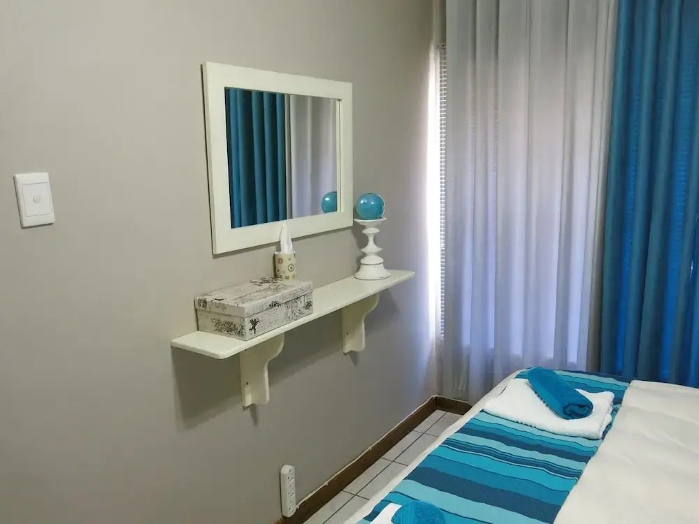 Cherry Lane Self Catering BB - 1 Bedroom Bathroom With Shower for 4 Guests