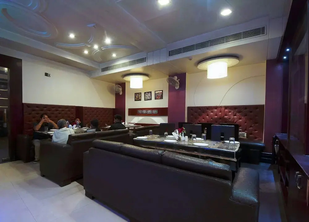 Hotel Delhi 37 Near - Delhi Airport