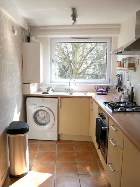 Bright 2 Double Bedrooms Apartment