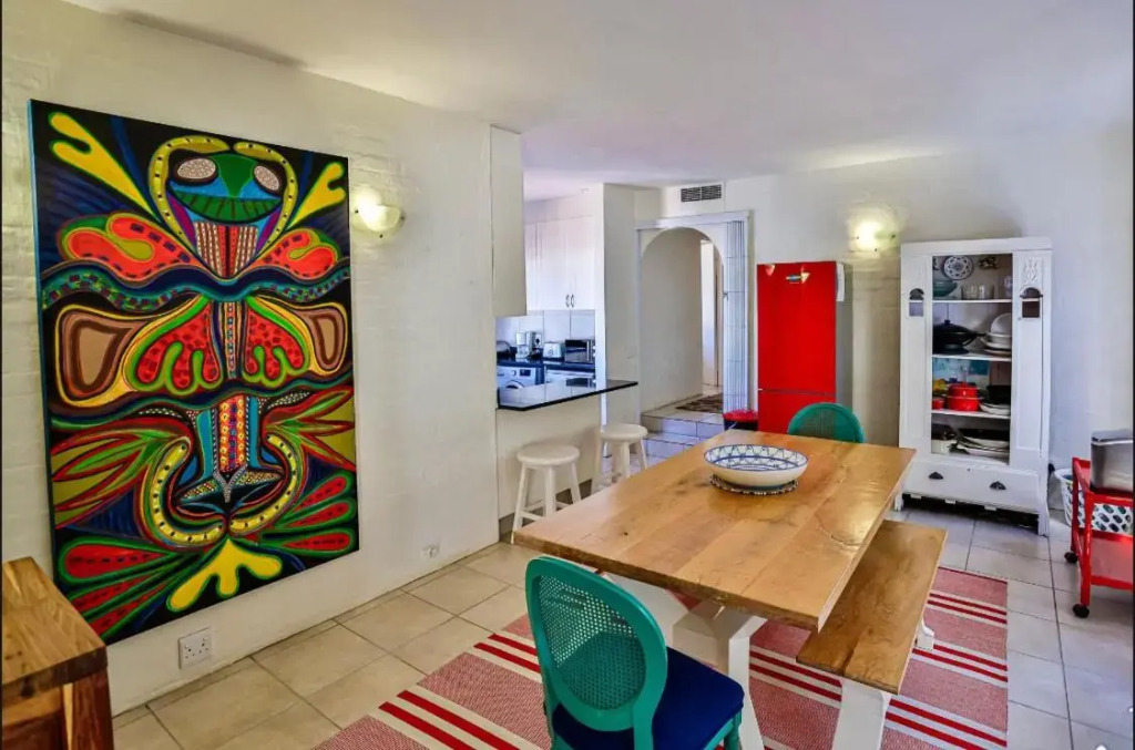 32 Akrotiri - Families only
