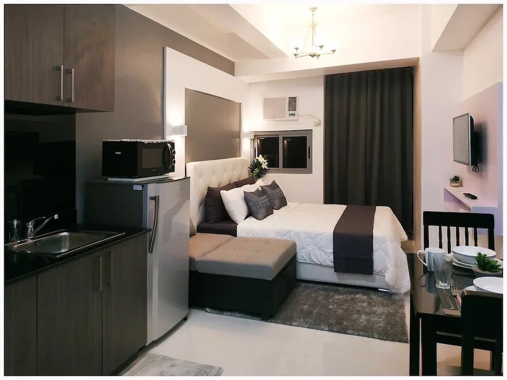 Les Luxe Rooms - Symphony Tower 2
