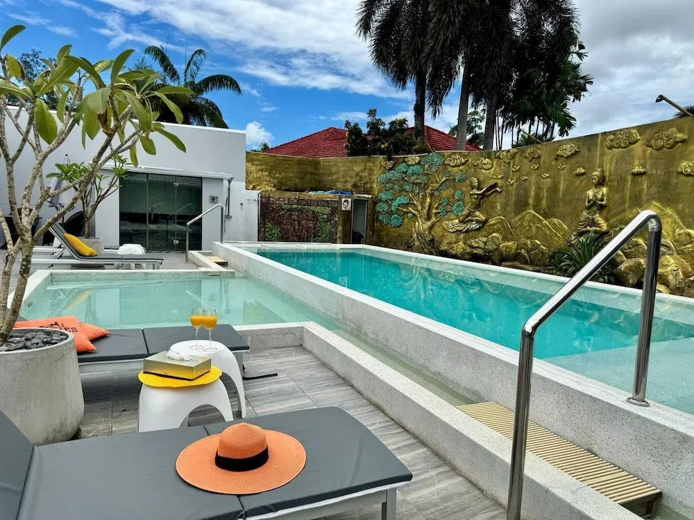 5 Bedrooms Villa 5 min walk to Bangtao beach