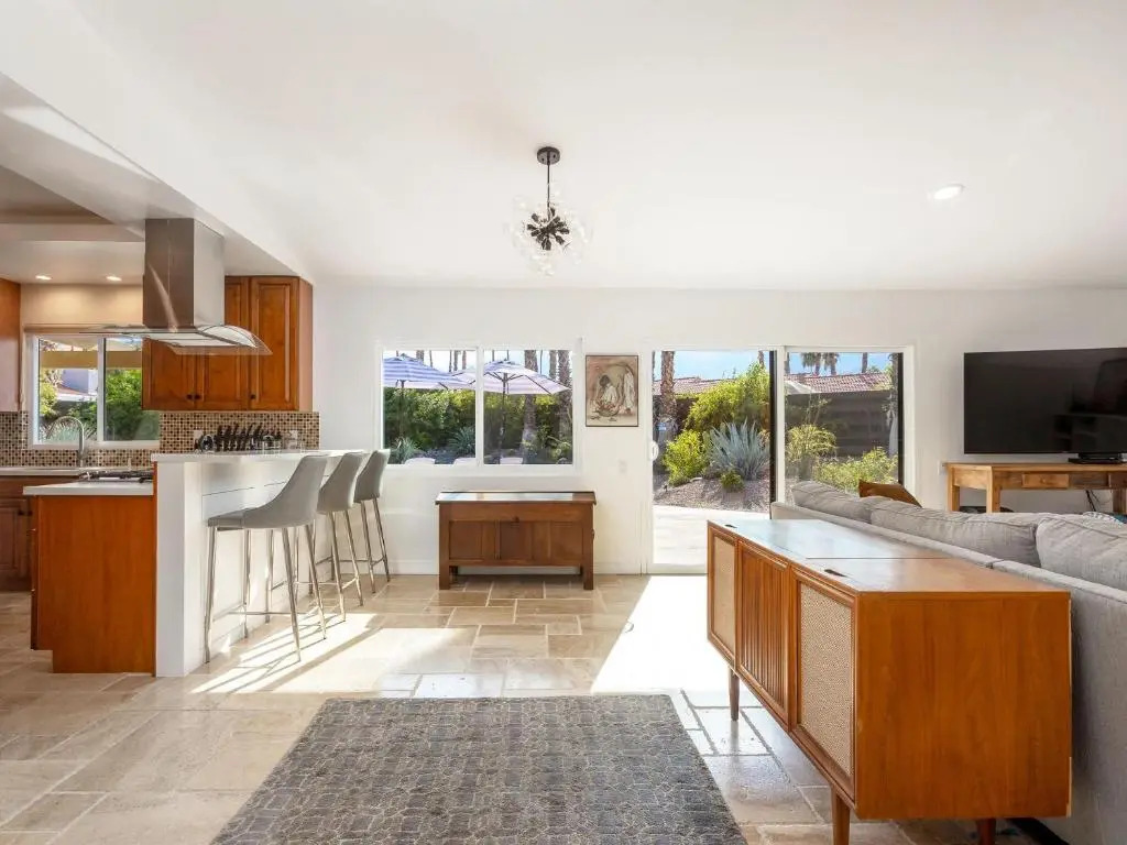 Modern Loma Vista by ACME House Company