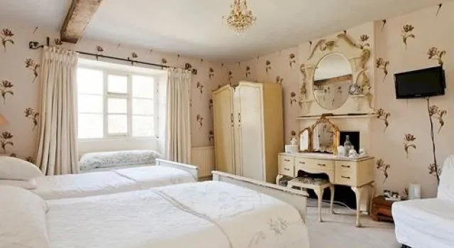 Warsborough House