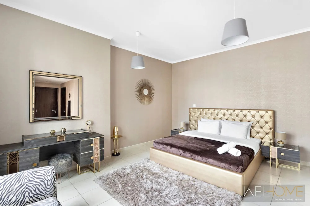 WelHome - Luxurious apartment with Burj Khalifa views