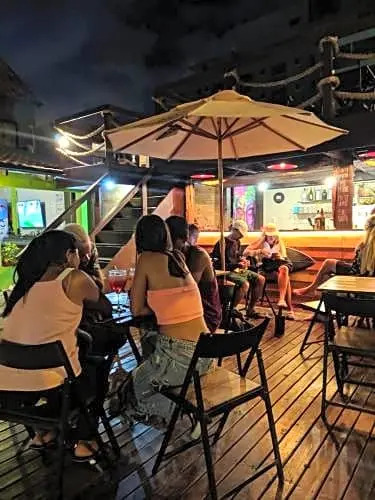 BRAVA POINT Pousada e Hostel