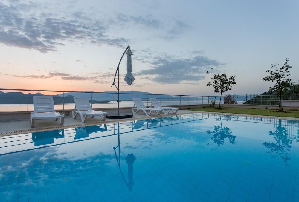 Luxury Villa for 6 Amazing Sea View Pool