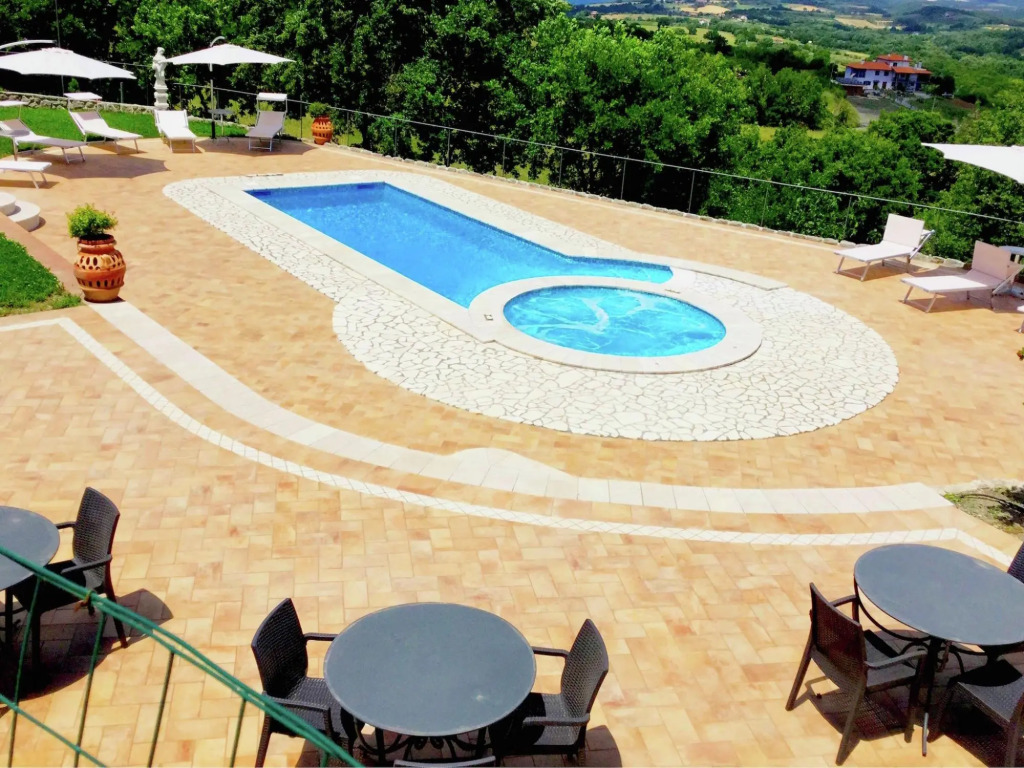 Peaceful Villa in Montefiascone with Bubble Bath