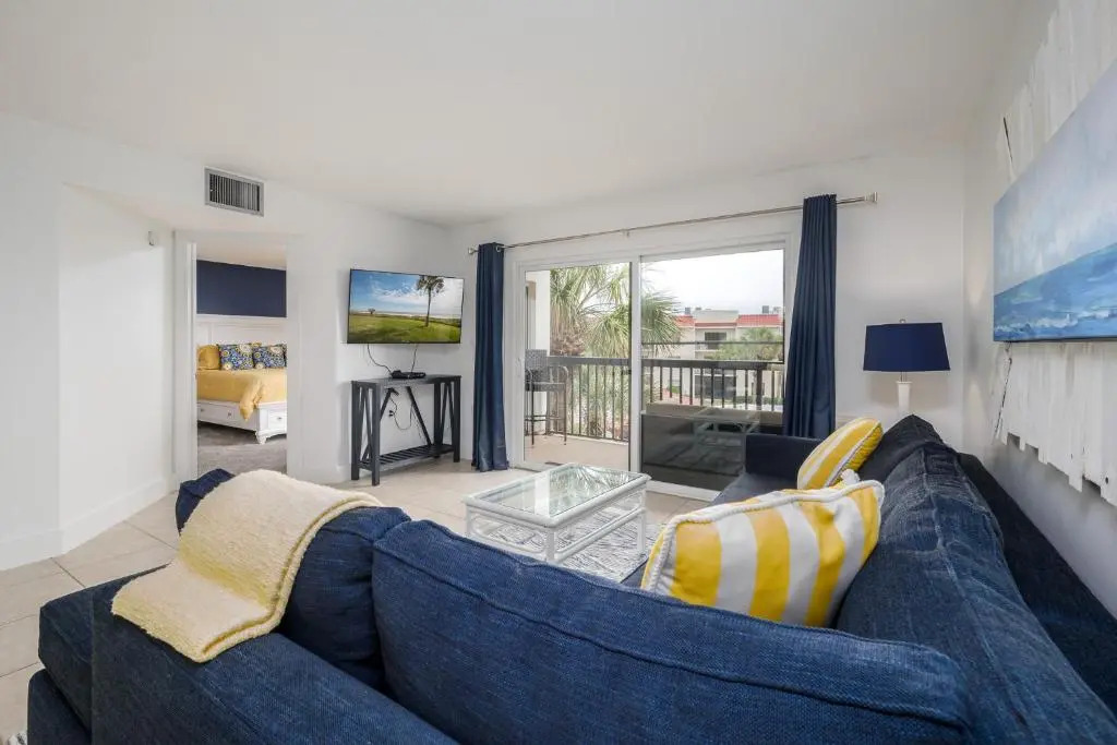 Ocean Village Club O35
