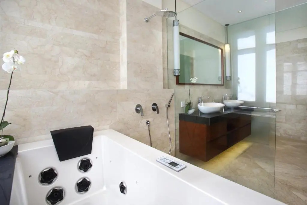 Villa Rosita Oceanfront Villa with Private Chef in Bali