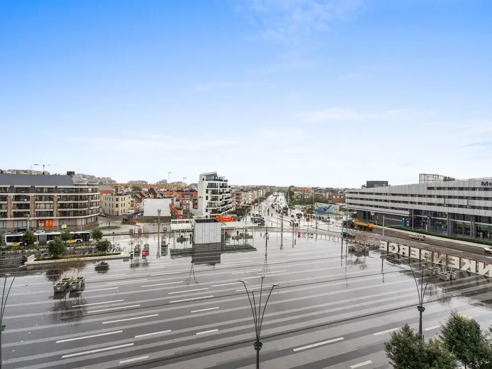 Apartment Near Train Station