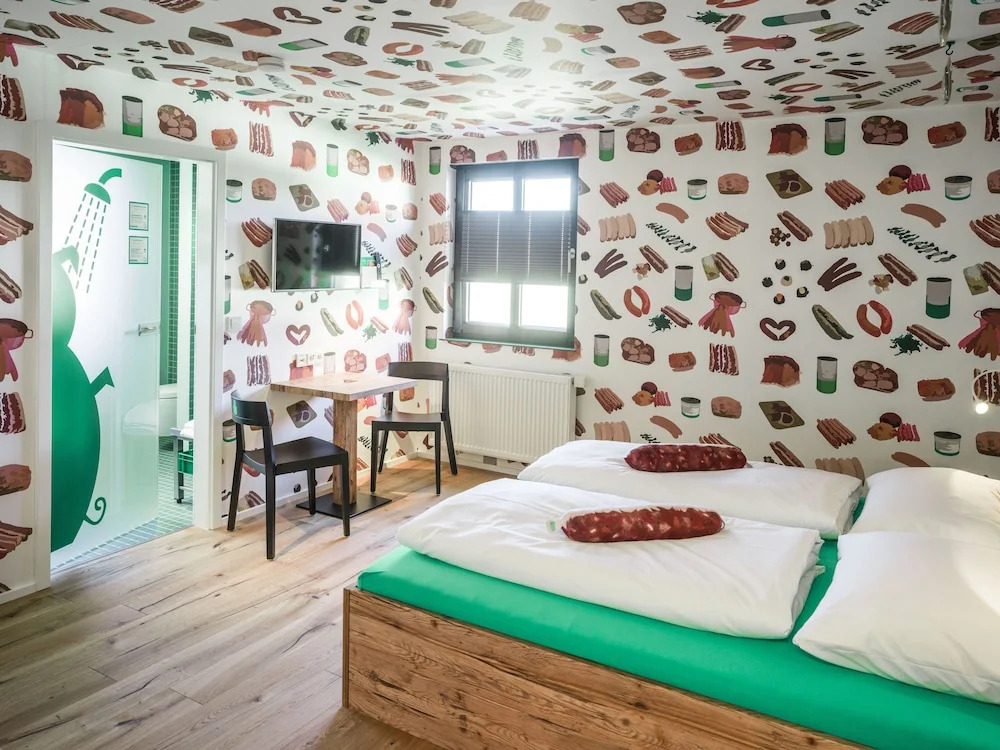BRATWURSThotel