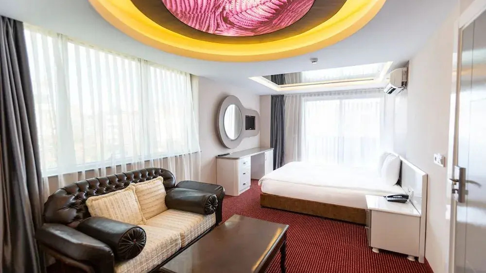İS Hotel