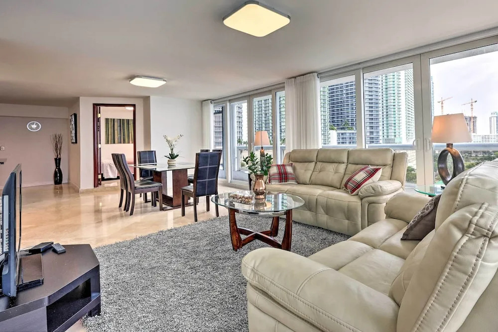 Waterfront High-rise Condo - Miami Beach 5 Mi