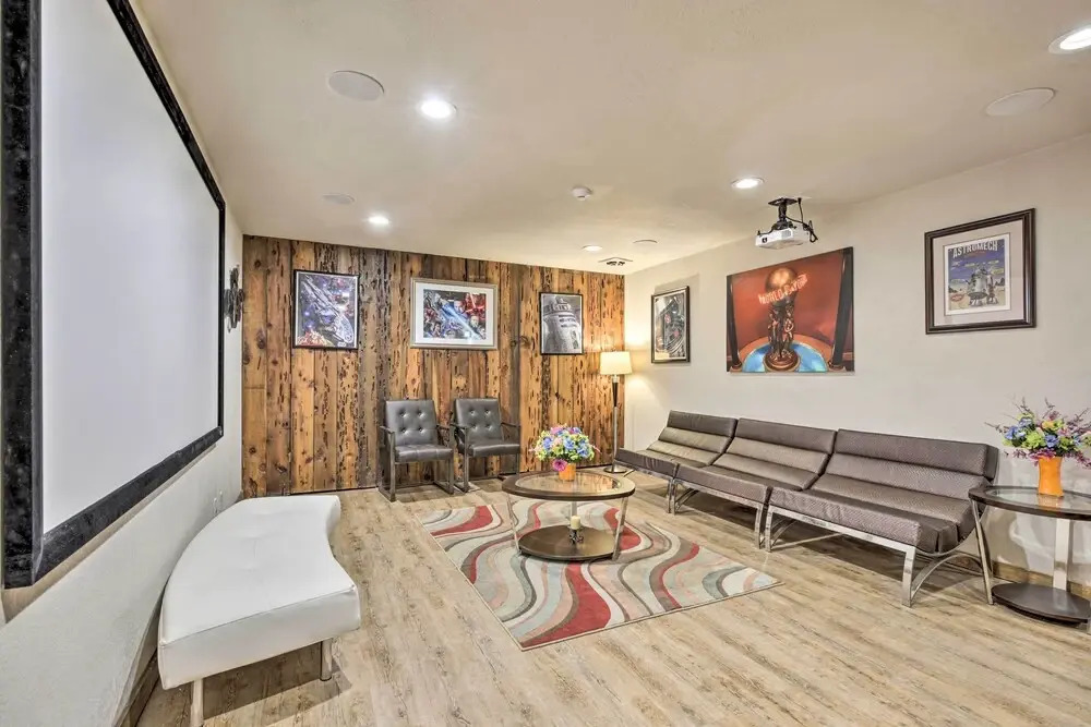 Elegant El Paso Condo ~ 10 Mi to Downtown!