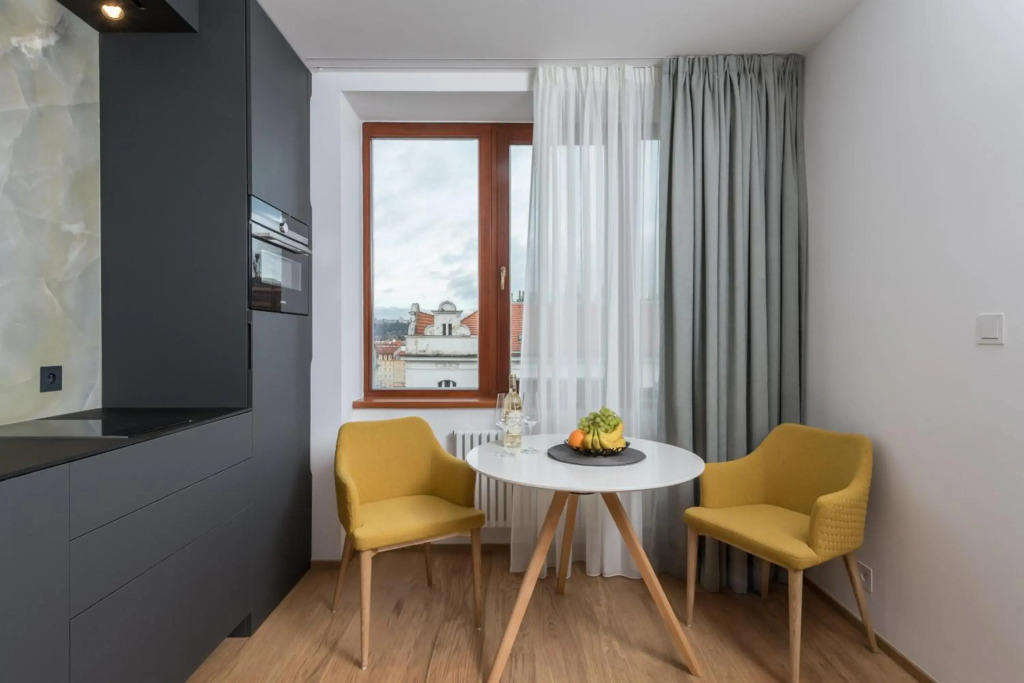 Fully renovated stylish duplex in a convenient location