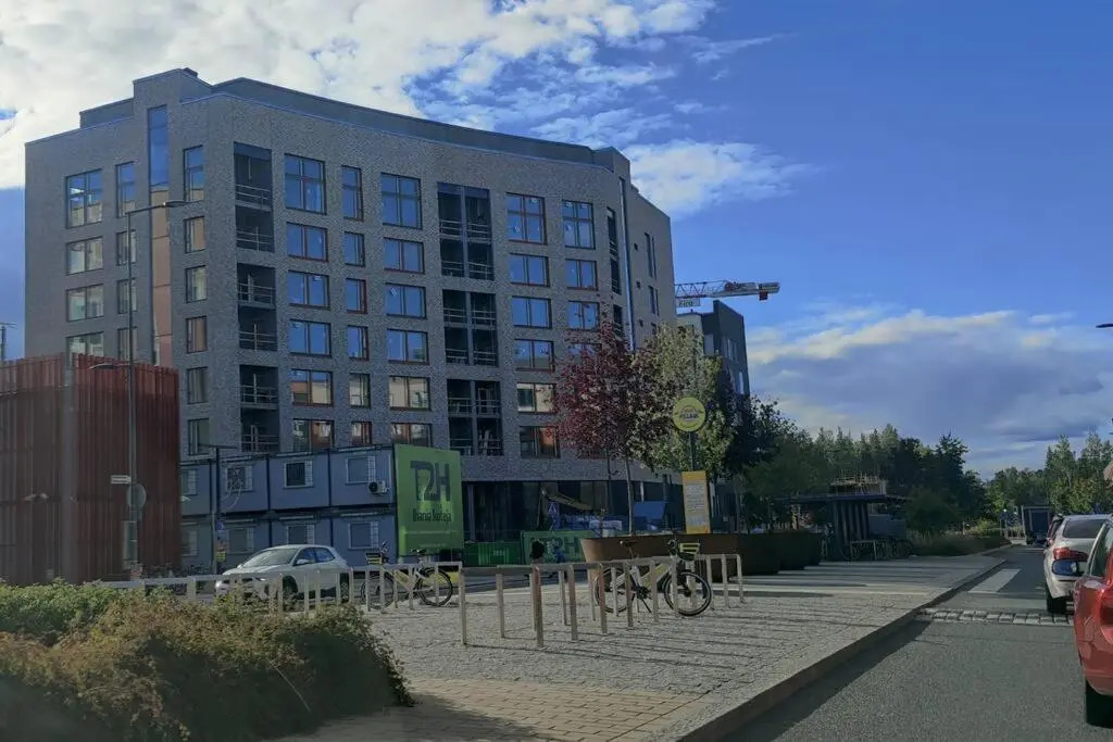 New Studio Wave near Airport